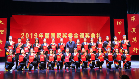 https://pic.gansudaily.com.cn/003/004/745/00300474563_43e2a207.jpg